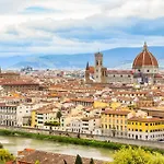 Florence Center Apt Private Garden - Happy Rentals