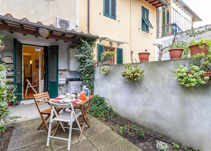 Florence Center Apt Private Garden - Happy Rentals